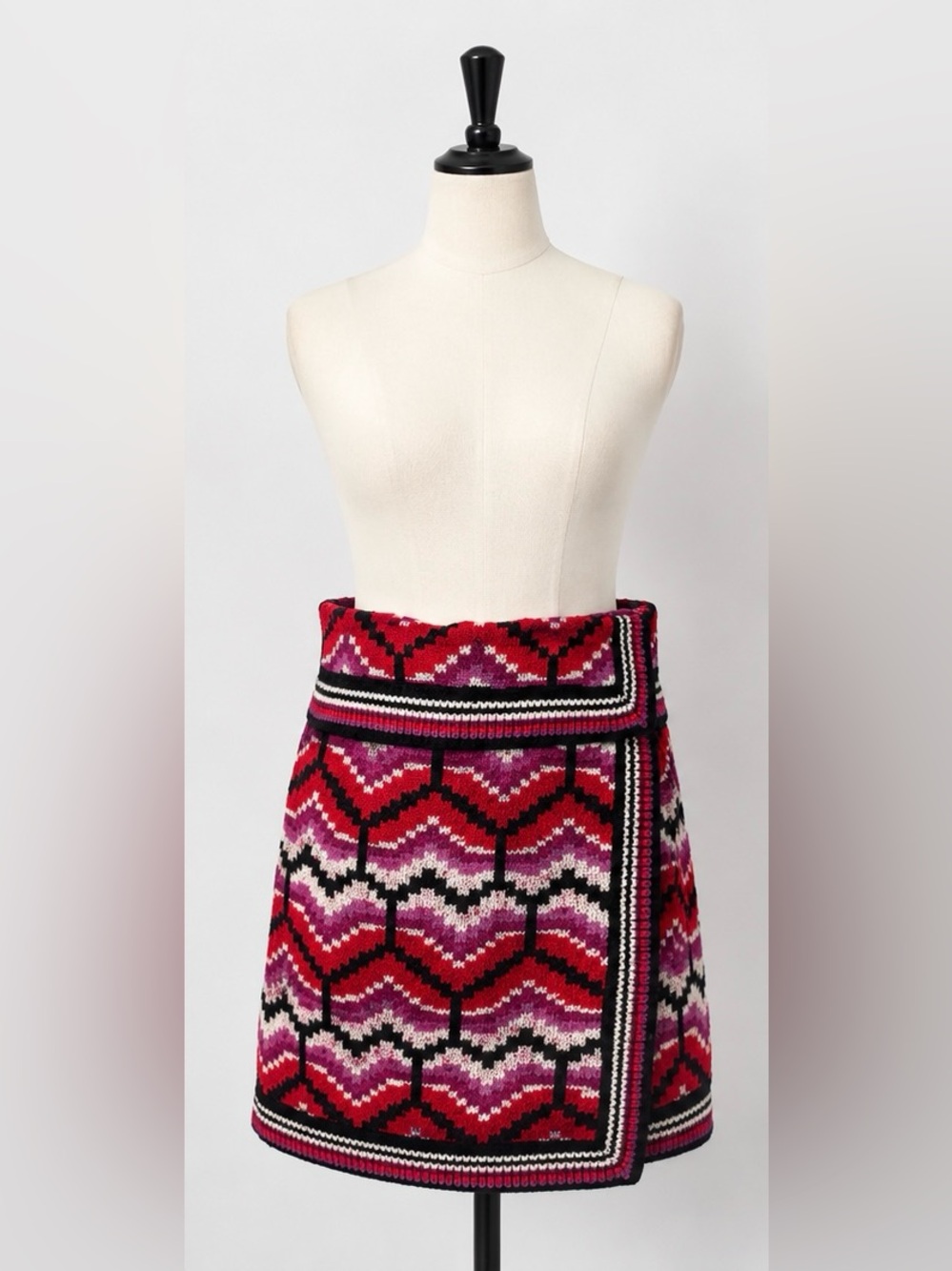 FARM Rio Women's Chevron Knit Mini Skirt - Red & Lavendar Pattern